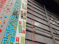 -极限PLAY运动娱乐新世界·团建派对潮玩休闲馆·室内蹦极高空游乐园