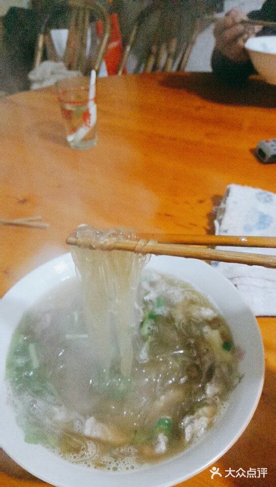 奉化牛肉干面，奉化的经典美食。叔叔有朋友就是做这个的