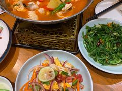 -老滇山寨•云南特色菜•地方菜•民族风情歌舞表演(金碧店)