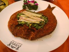 -香巴拉云南餐厅(华莱坞店)