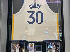 -鹰巢数码·EAGLE’S NEST(SKP店)