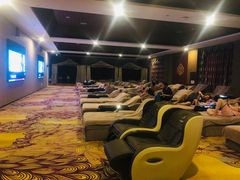 -泉城欧乐堡戏水湾艺术养生温泉