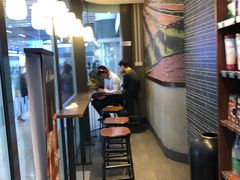 用餐区-星巴克(北京南站第二店)