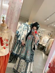 -一揽芳华汉服旗袍体验馆(拙政园店)