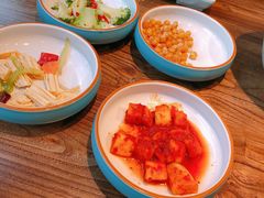 -明洞阿姨·韩式酱蟹烤肉·创意料理(三元桥店)