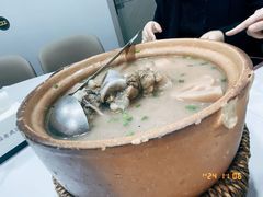 -肥肥虾庄·金牌油焖大虾(首义路店)