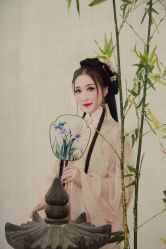 点击看大图 -九月鹰飞汉服摄影工作室