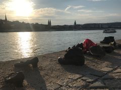 -多瑙河畔鞋履雕塑