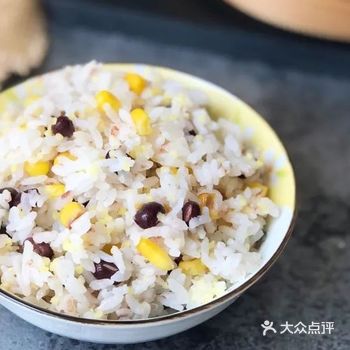 材料:小米30g、玉米粒30g红豆20g、大米50g