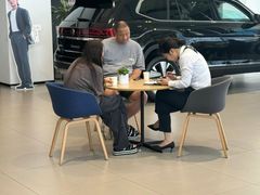 -上汽大众4S店(上海冠松店)