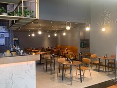 -POKEE VIA&Brunch·维娅(重庆来福士店)