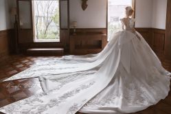 -艾米丽婚纱礼服