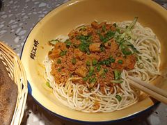 -鹤江桥·红油牛肉粉(SKP店)