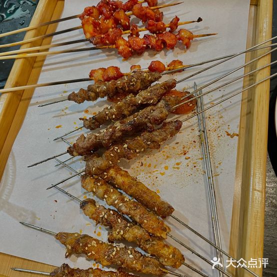 宝柱鹤岗烧烤(外贸路店)