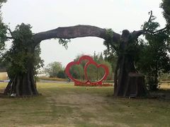 -梁鸿国家湿地公园