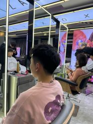 -藤野造型烫发染发