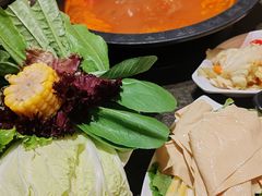 -景明轩•养生酸汤鱼火锅 云贵鲜菌 现舂野果酸汤(王寨小区店)