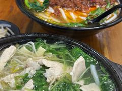 -丽虹云南过桥米线(兴工街店)
