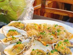 -三亚火车头万人海鲜广场