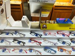 -优医视平价眼镜蔡司依视路折扣工厂店(十里堡店)