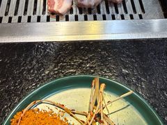 -臻牛烤肉
