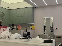 -PE SALON