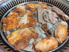 -三国惹火烤肉·中日韩烤肉集合店(百草路店)