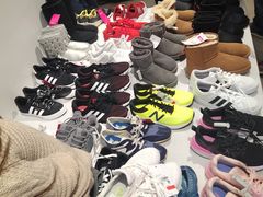 -唯品会(北京国瑞城店)
