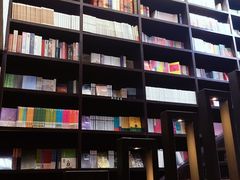 -钟书阁(松江泰晤士小镇店)