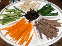 鸡丝凉米线-云海肴·汽锅鸡·云南菜(美罗城店)