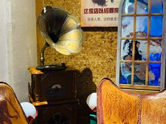 -月亮眼花园餐厅书吧酒吧