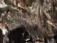 -波斯托伊纳溶洞