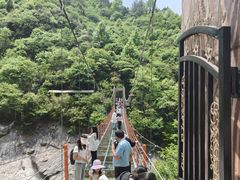 -燕子河大峡谷天坑仙境