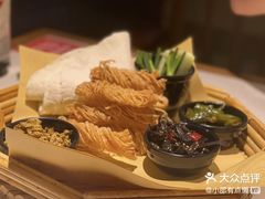 -丁里羊肉小镇(天鹅湖总店)