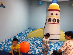 -小门牙好性格托育(北外滩中心)