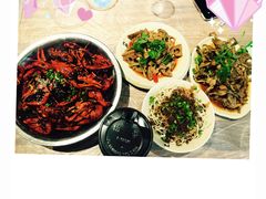 -巴厘龙虾·榜首油焖大虾(音乐学院·沿江酒馆店)