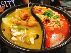酸菜酥肉锅-东家火锅米线 Boss D - Hot Pot Rice Noodle