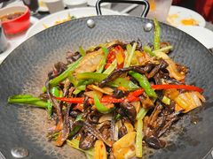 -艳阳天民俗村(公园路店)