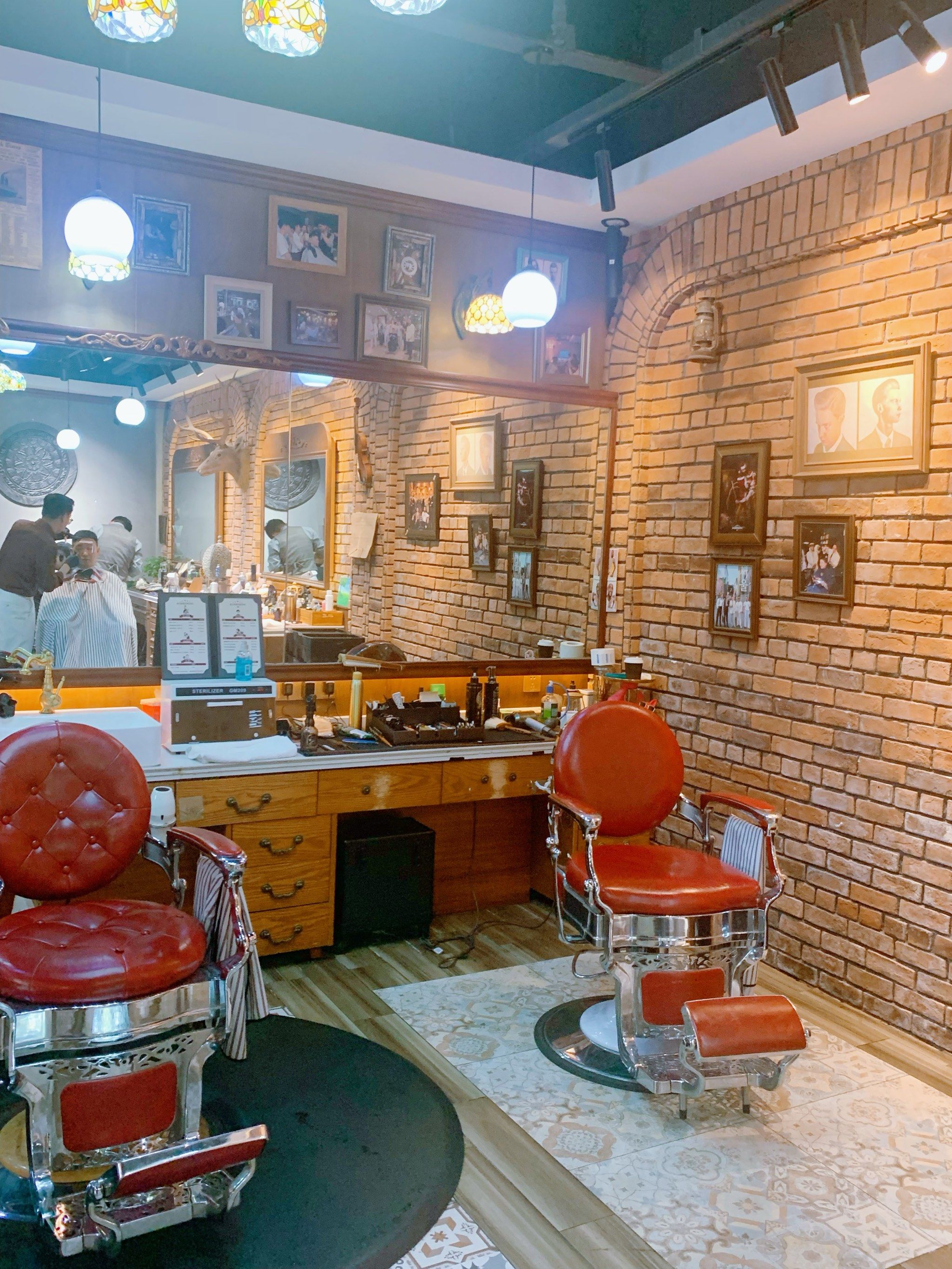 复古风格理发店探秘记7015