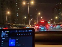-TESLA 特斯拉(上海太古汇体验店)
