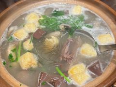 鸭血粉丝汤。-古都历食南京菜·烤鸭·鸭血粉丝·汤包(南京博物院店)