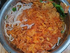 -鹿寨小何螺蛳粉店