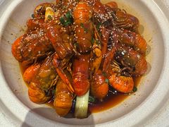 -肥肥虾庄·金牌油焖大虾(汉街SKP店)
