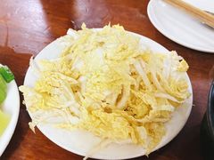 拌白菜-宝瑞门钉肉饼店