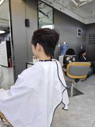 -藤野造型烫发染发