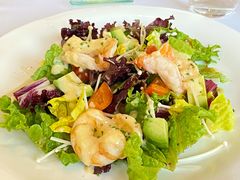 温大虾沙拉，牛油果，番茄-Jean Georges