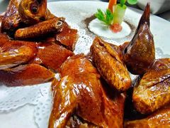 吊烧乳鸽-皇冠明珠鱼翅楼(水上公园店)