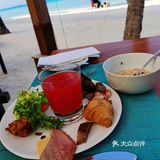 我们去的时候已经当地时间（比马累快一个小时）九点多了