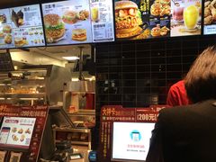 -肯德基(中纬店)