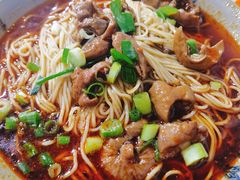 红烧肥肠小面-丁丁猫重庆小面(徐州路店)